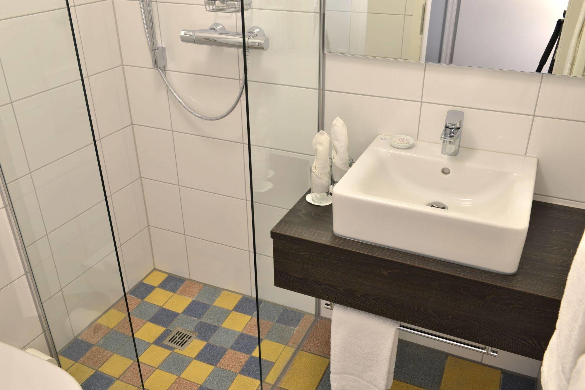 Uhu Gaestehaus Superior Köln Kültér fotó