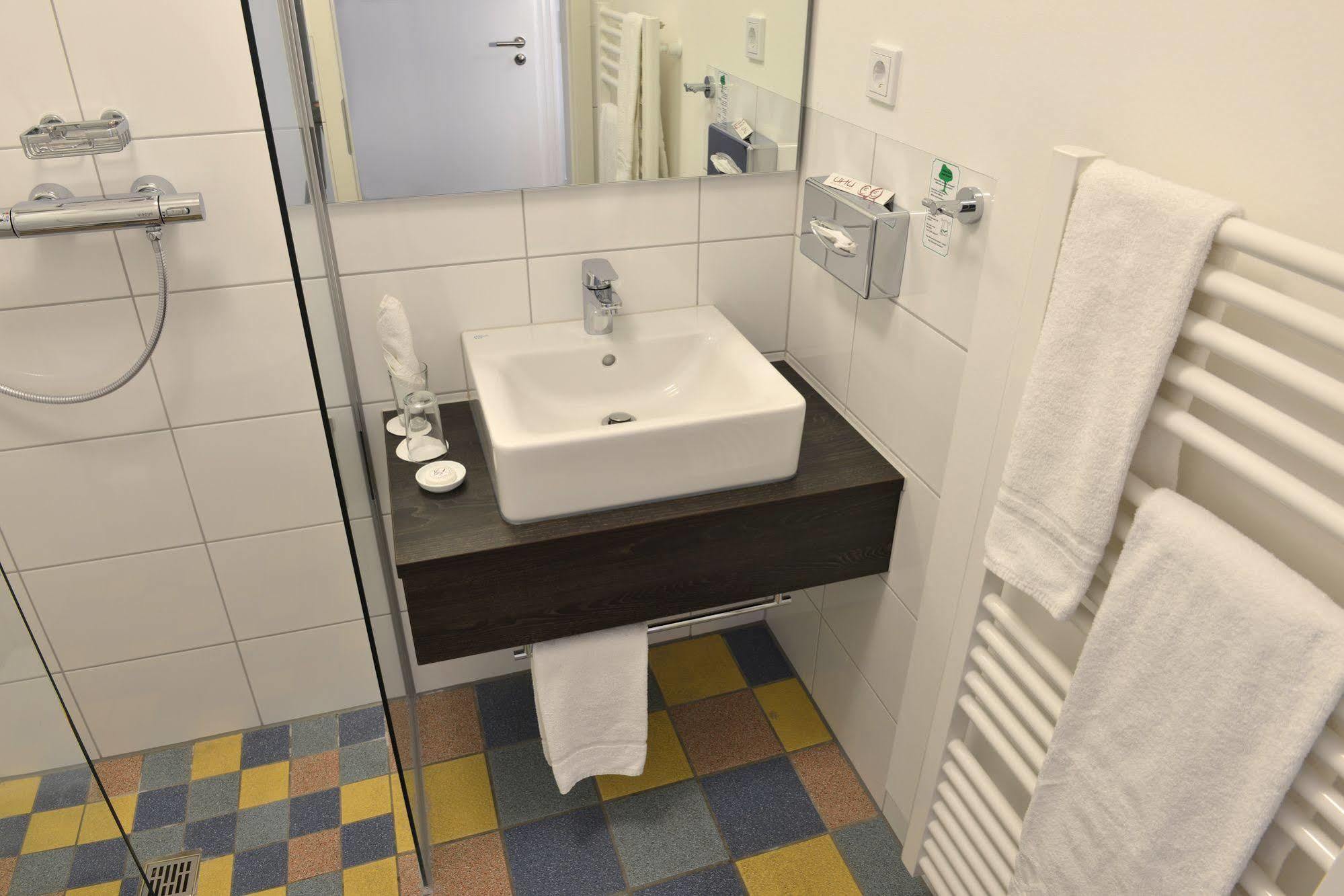 Uhu Gaestehaus Superior Köln Kültér fotó
