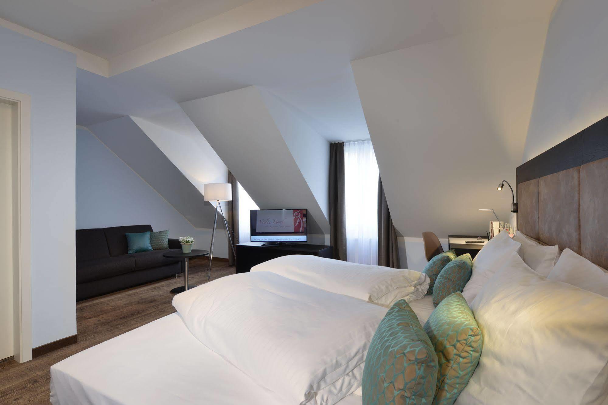 Uhu Gaestehaus Superior Köln Kültér fotó